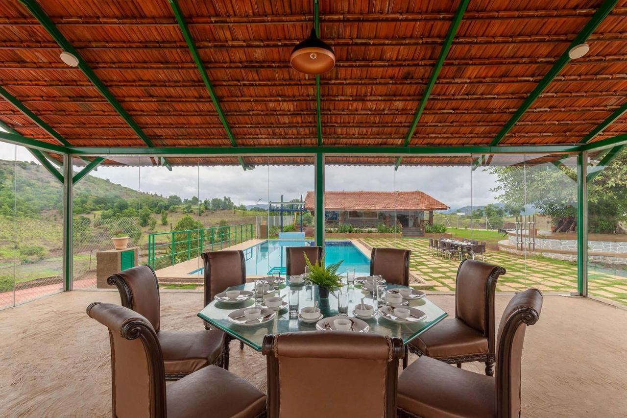 Stayvista'S Ficus Farms - Mountain-View Haven With Rustic Artsy Interiors, Outdoor Pool, Glasshouse, Home Theatre & Karaoke Delight Игатпури Экстерьер фото