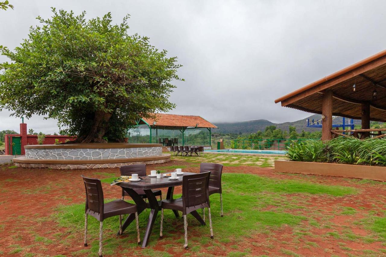 Stayvista'S Ficus Farms - Mountain-View Haven With Rustic Artsy Interiors, Outdoor Pool, Glasshouse, Home Theatre & Karaoke Delight Игатпури Экстерьер фото